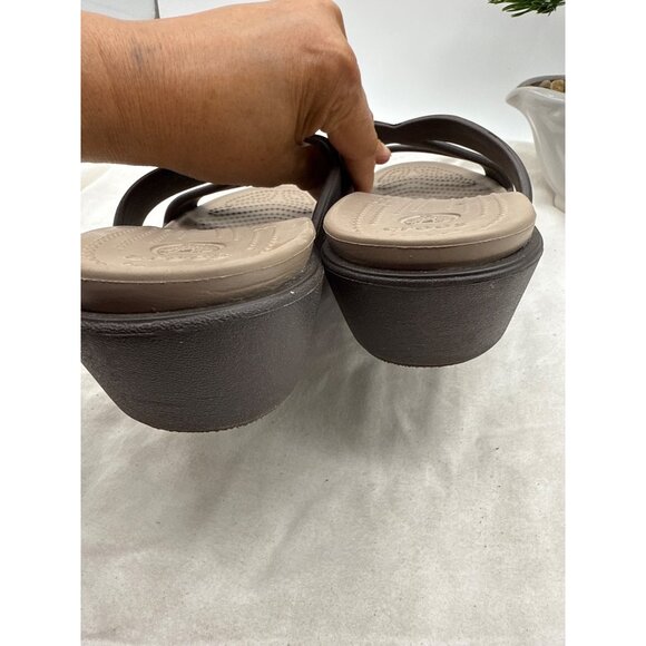 Crocs Size 10 Womens Brown & Beige Slip-On Wedge Sandals Criss-Cross Straps - Picture 5 of 8